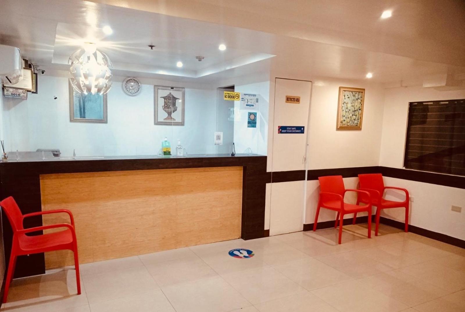 Oyo 888 City Stay Inns Fortview Bgc Pasig City Екстериор снимка